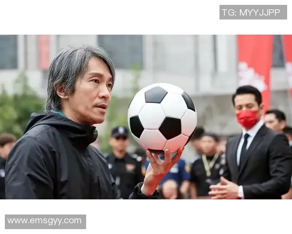 记忆中的足球明星那些年我们追逐的绿茵传奇与感动瞬间